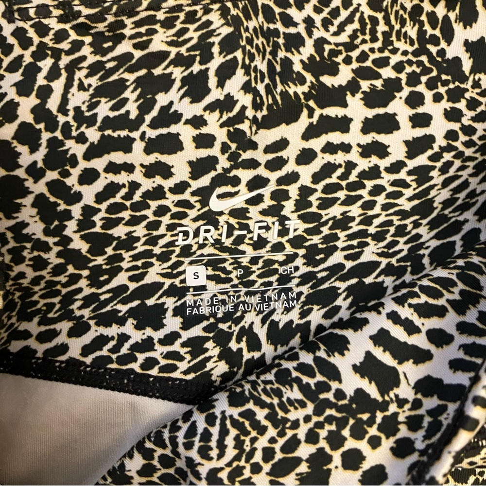 Nike Woman’s Dri Fit Leggings - Picture 2 of 5